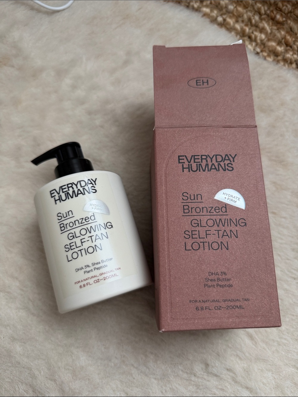 Everyday Humans Glowing Self tan lotion
